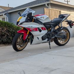 2022 Yamaha R7 ••• Kawasaki Honda Suzuki Ducati Harley Davidson KTM BMW Indian Triumph 