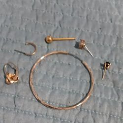 Gold Itams That Are Misfits No Pair