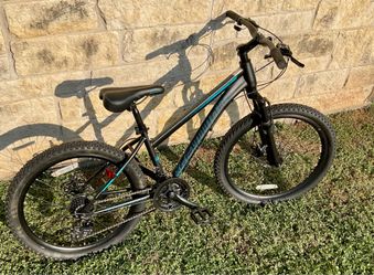 24 inch Schwinn sidewinder mountain bike