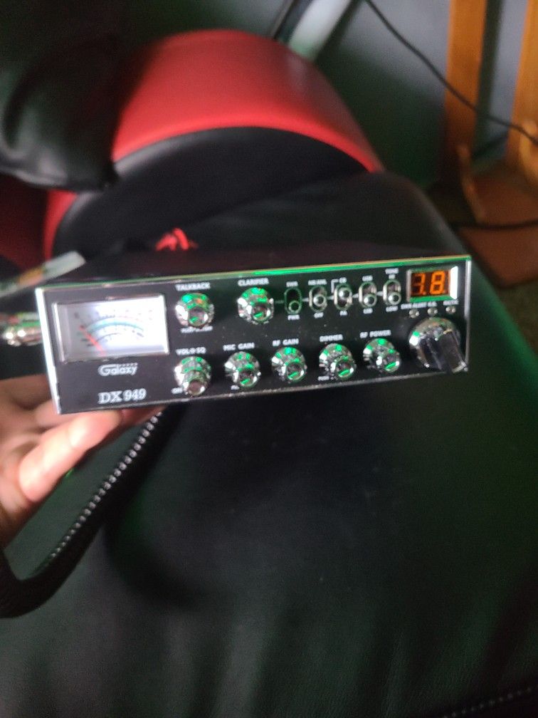 Galaxy DX 949 CB radio
