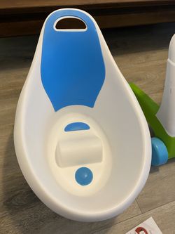 Munchkin® Sit & Soak™ Baby Bath Tub, 0-12 Months, White, 25 x 16.25 x 15 Inch