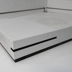 XBOX ONE S 1TB GAME SYSTEM (NO CONTROLLER)