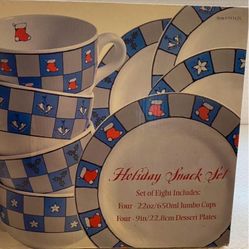 New Signature Holiday Snack Set