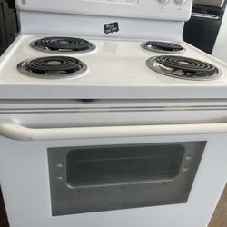 GE LIKE NEW White Coil Top Electric Stove! Refrigerators Also Available! 
