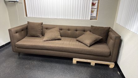Couch 9’