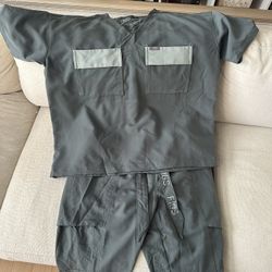 Figs Bonsai Cargo Scrubs Set 