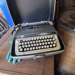 Vintage smith corona galaxies ll typewriter