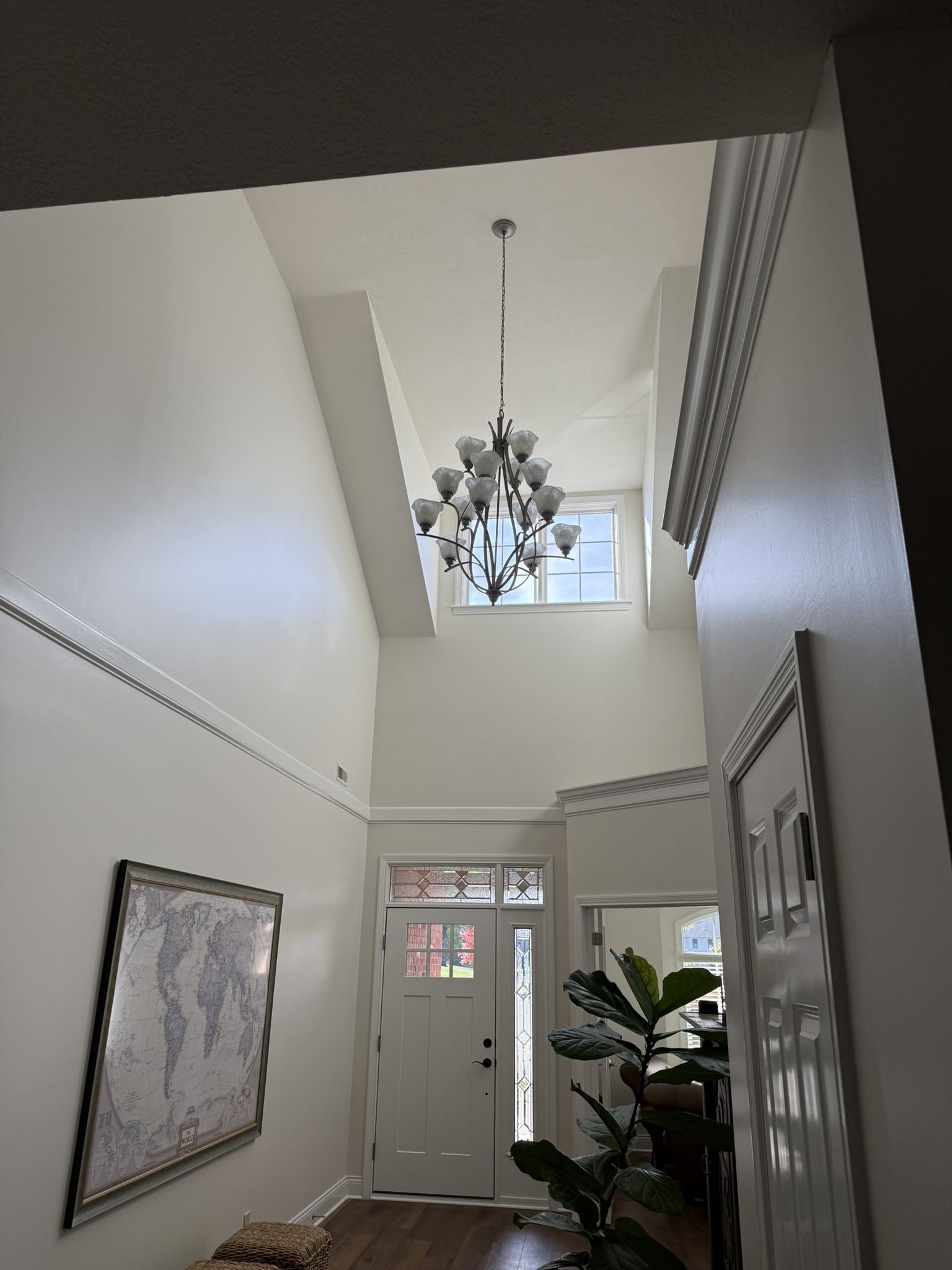 FREE. Beautiful 13 Foyer Light