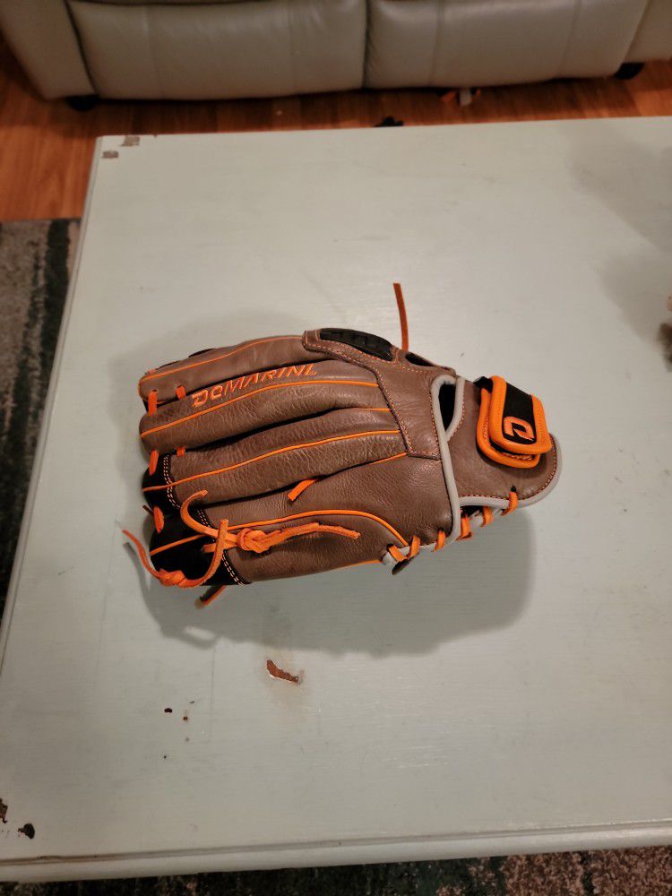 14" Demarini Insane Baseball/softball Glove