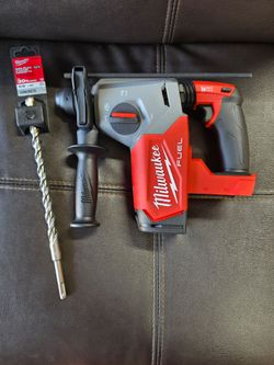 Milwaukee M18 FUEL 1" SDS Plus Rotary Hammer & SDS bit (Tool Only)