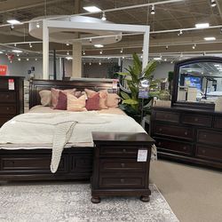 Cal King Bedroom Set