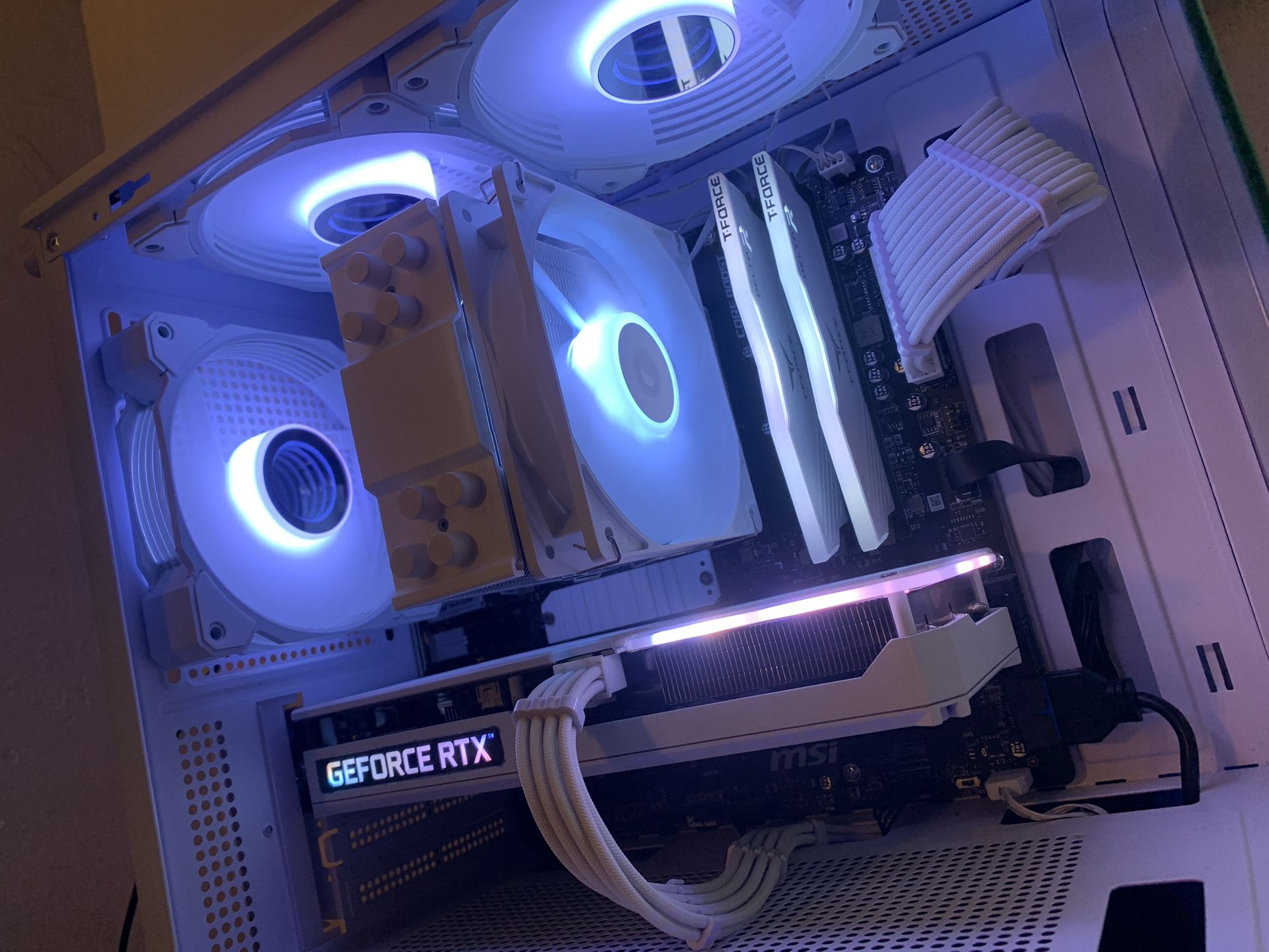 Awesome White RTX Gaming Pc!