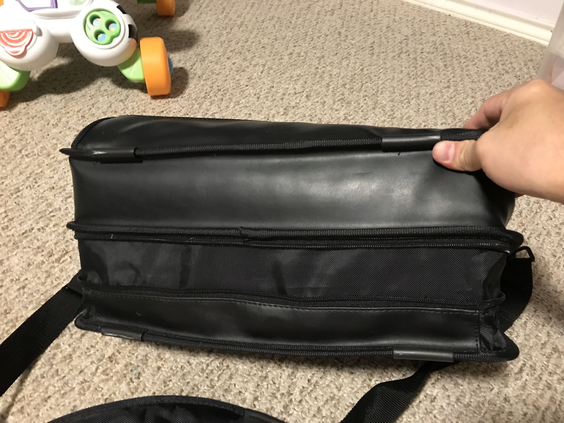 Lenovo laptop suitcase