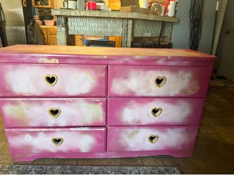 Pink heart drawers