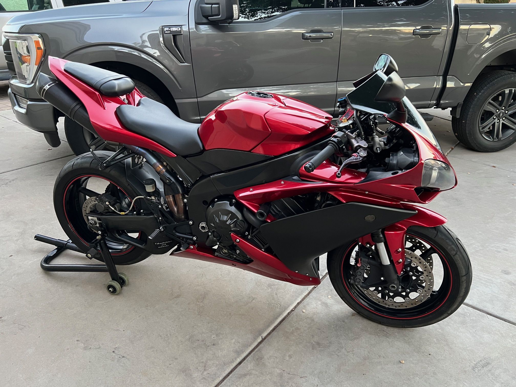 2007 Yamaha Super Bike R1 YZF-Raven