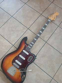 Squier Bass VI