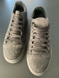 John Varvatos Men’s Black Textured Low Top Sneakers Size 10.5