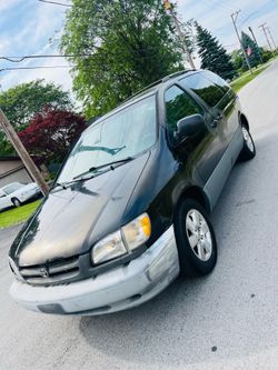 1999 Toyota Sienna