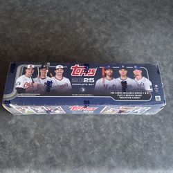 2025 Topps Baseball Complete 700 Card Retail Factory Set and 5 Rookie Variations