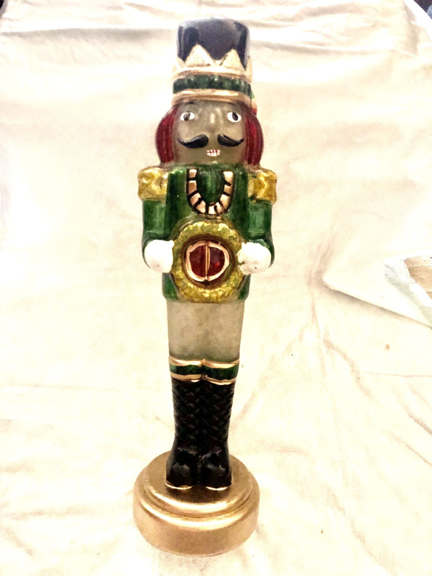 NiB LED GREEN NUTCRACKER WITH GOLD BASE
