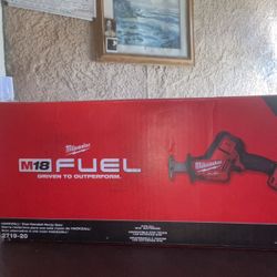 Milwaukee Hackzaw W Red Lithium Battery Kit 