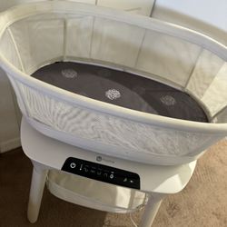 Mamaroo Baby Bassinet  