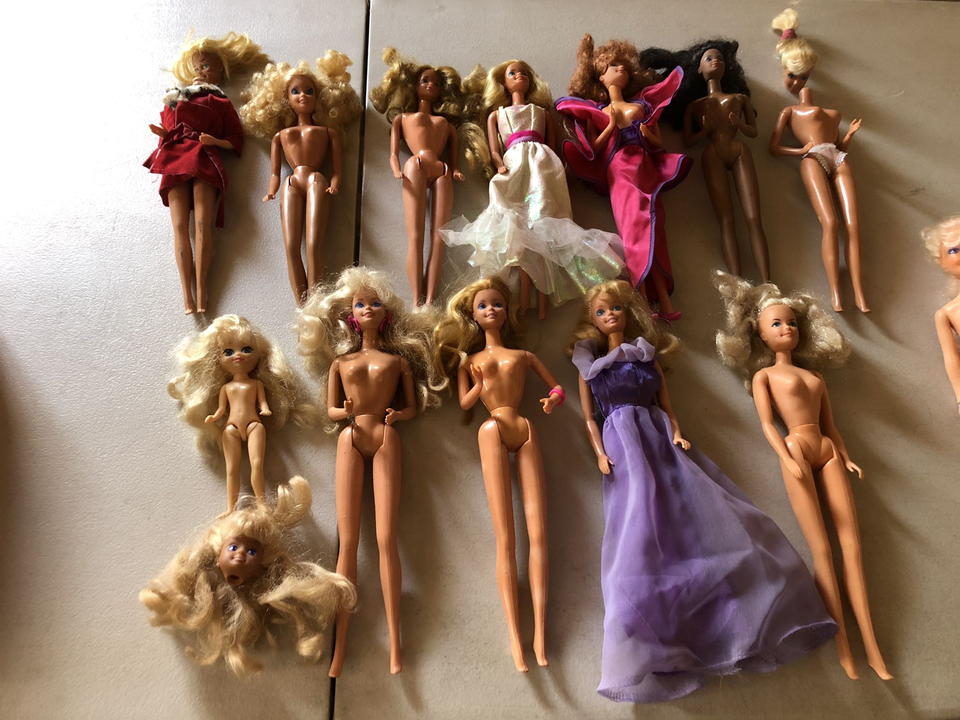 Vintage Barbies 1980s And Case 10 Dolls 3 Heads +2bodies
