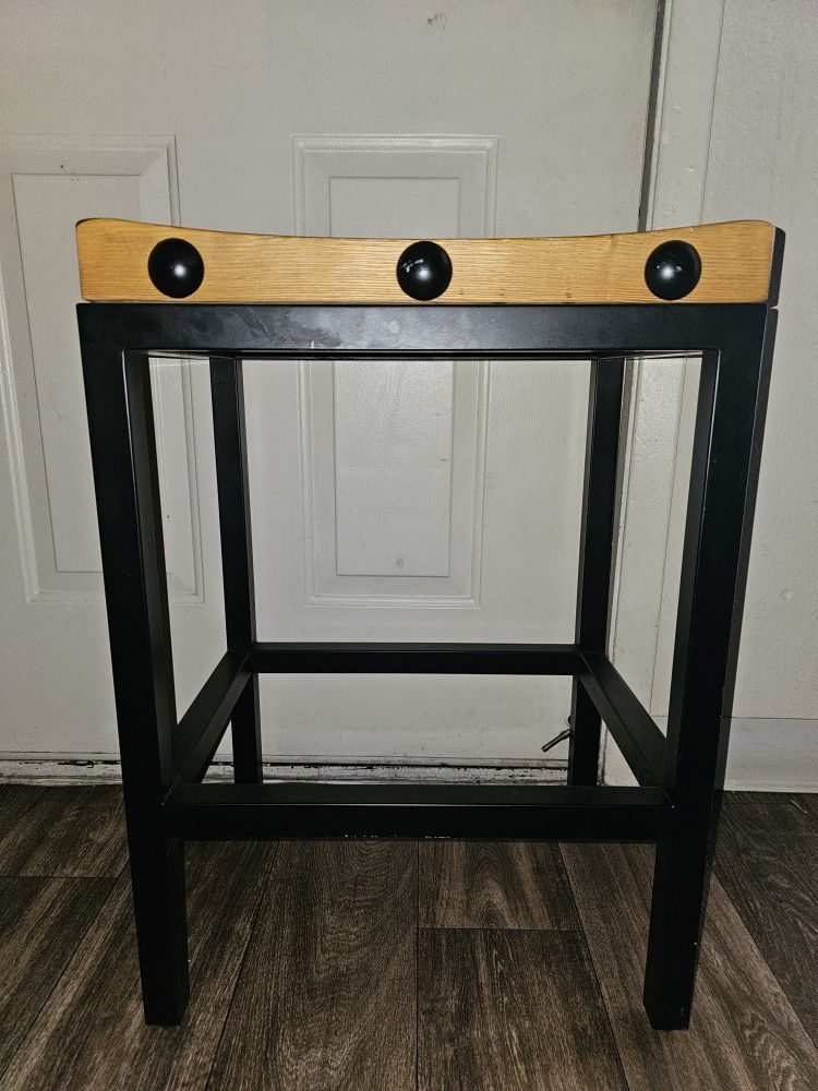 High End BAR STOOL
