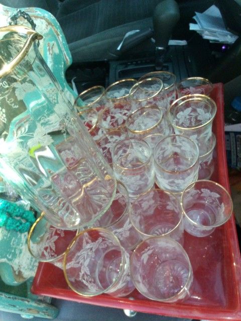 Pitcher with Glasses Vintage Grape Vine Tea Lemonade Patio Glassware Glass Antique Design