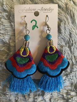 Aretes Nuevos $3