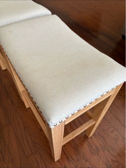 2 Barstools