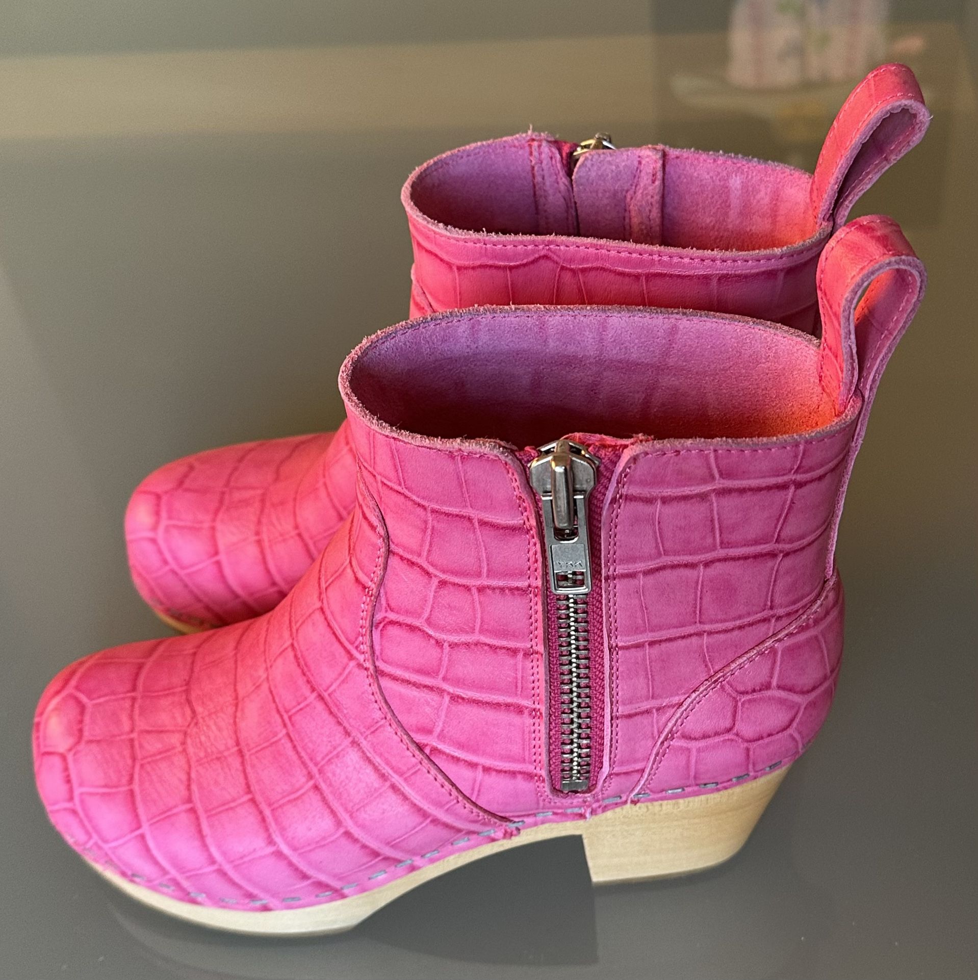 Swedish Hasbeens Zip It Emy Pink Croc Boots 37