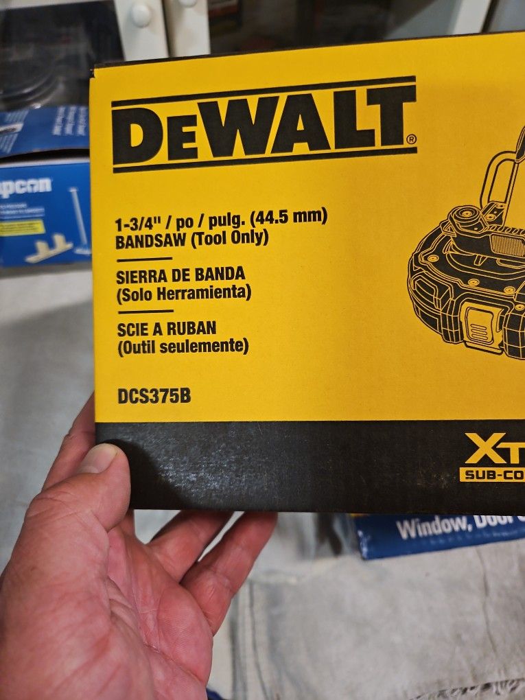 Dewalt 1/34" Cordless Bandsaw 12 V