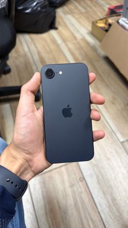 iPhone 16e 128GB Unlocked - AT&T, Cricket, T-Mobile, Metro, Verizon & International Use!
