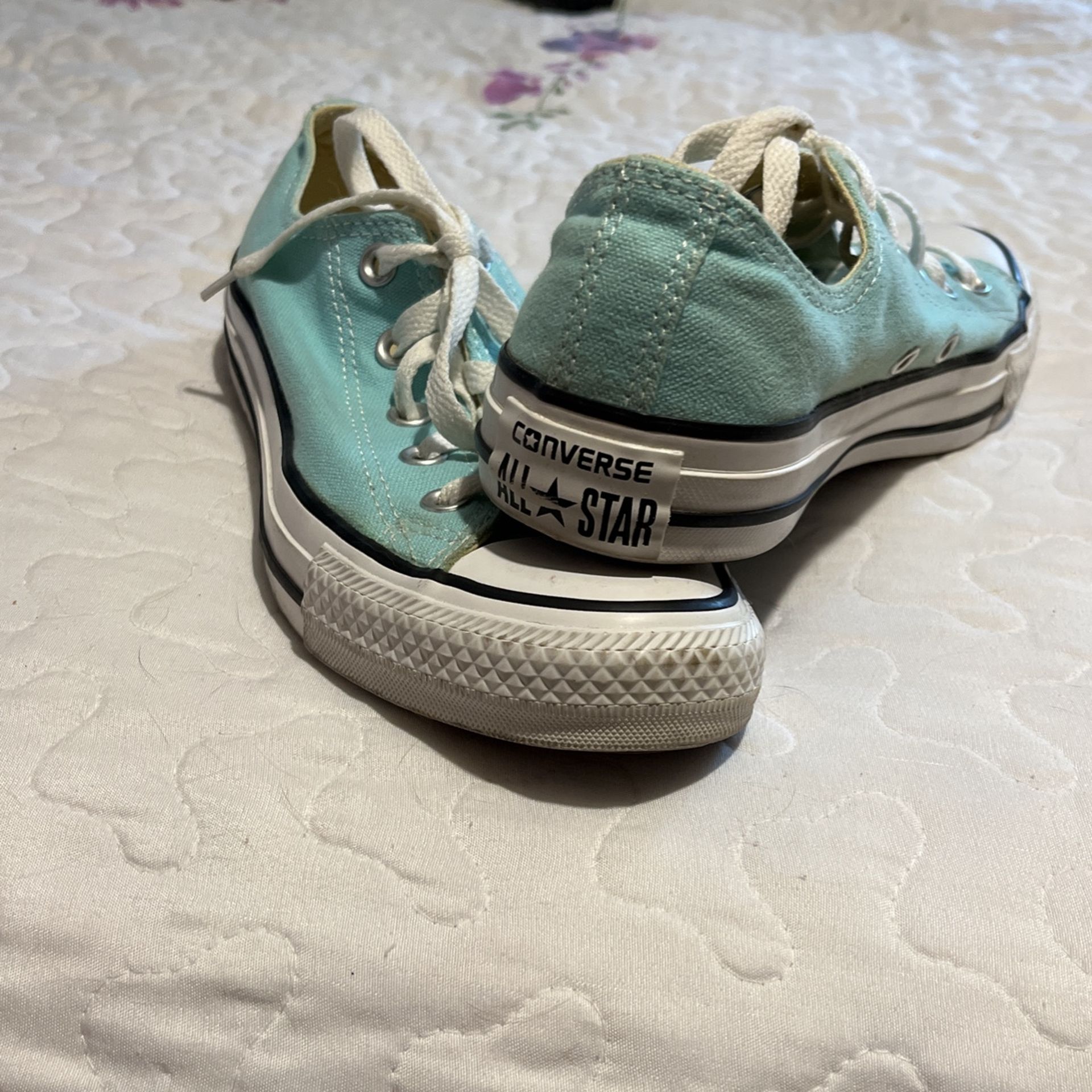 Chuck Taylor’s/ Converse