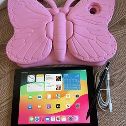 iPad 6th Generation 128GB With Pencil And Kids Case 