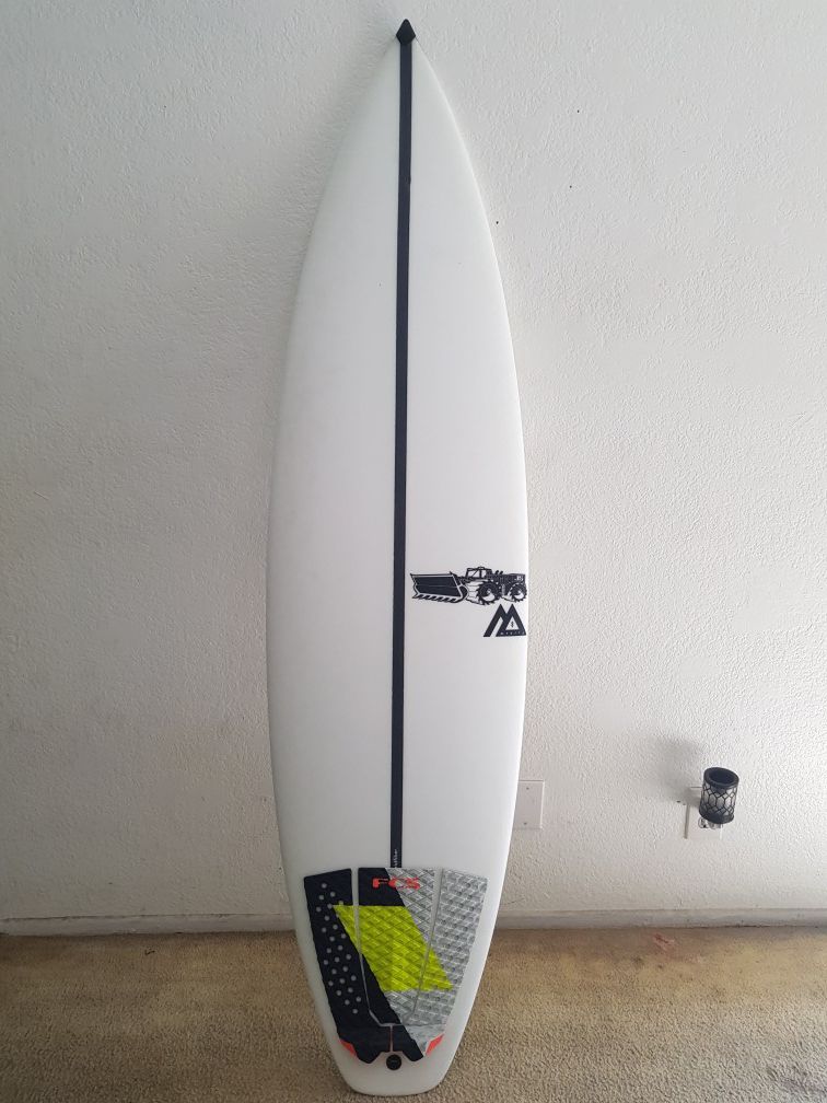 Brand new JS surfboard - 6'1"