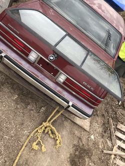 Ford F-250 rear windshield