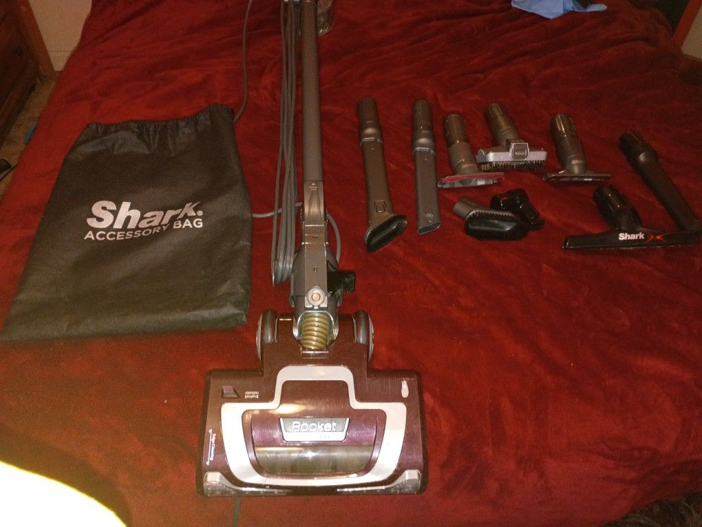 Shark Rocket Deluxe Pro