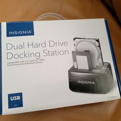 Insignia  Dual Hard Drive Docking Station.  2.5"/ 3.5" Hard Drives. Brand New. 