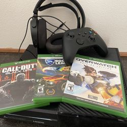 XBOX 1 Bundle With Headphones 