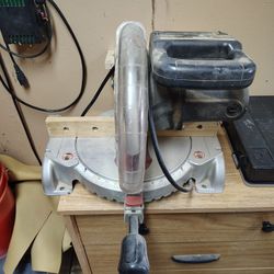 CRAFTSMAN 10 Inch Compound Lazer Mitre Saw 