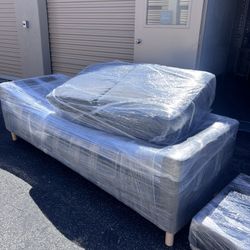 Low Coach/Futon 