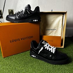 Louis Vuittion Trainer sneakers - MENS SIZE 9 | LIGHTLY WORN | SHIPS OUT INSTANTLY