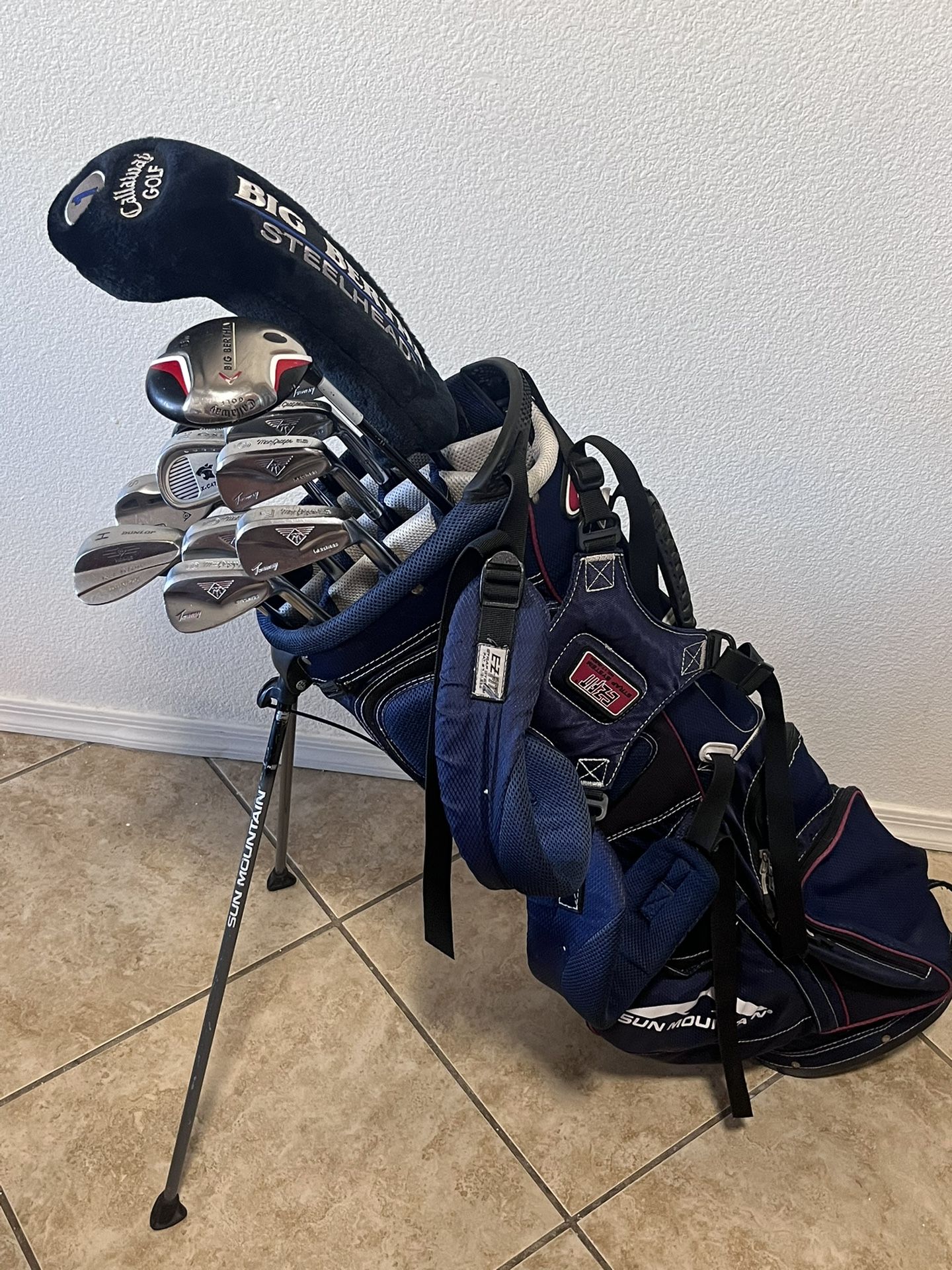 Set Of Right Handed Clubs w/ Bag