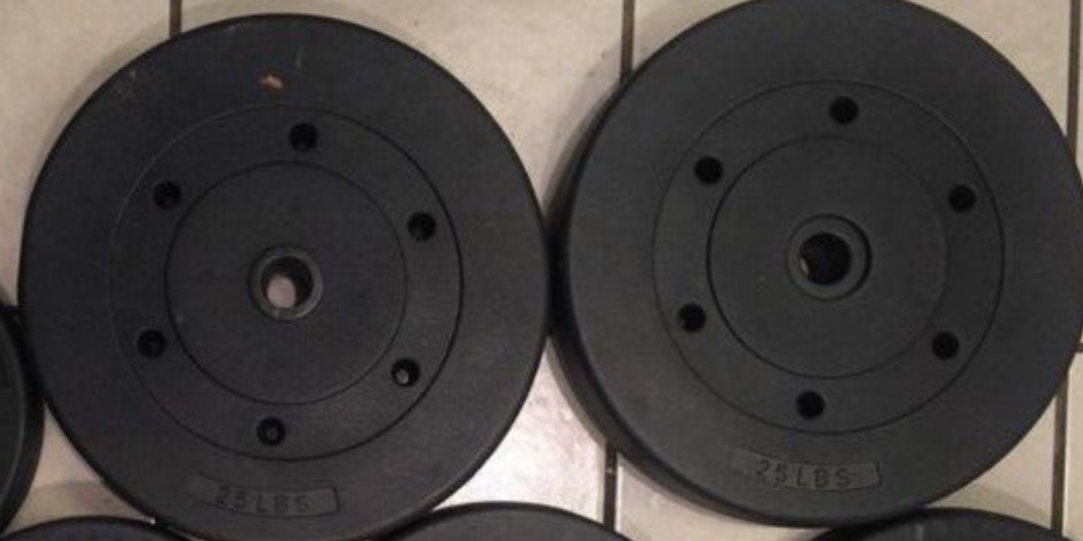 Pair of 25 lbs standard weight plates for sale! 1” hole.