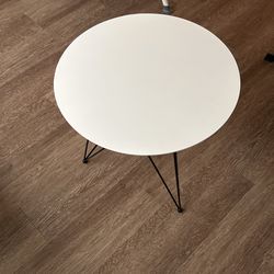 Minimalist Side/Coffee Table