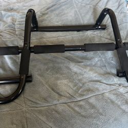 Pull Up Bar