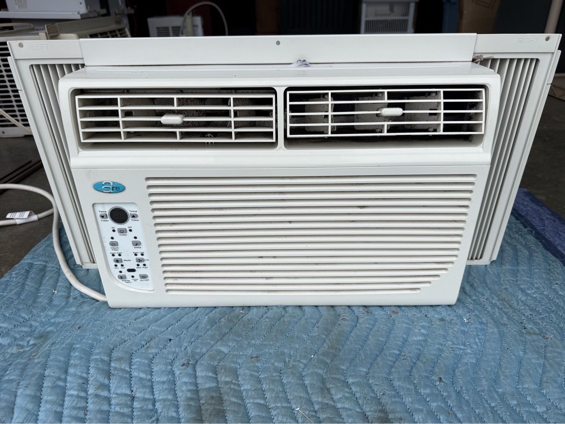 'Perfect Aire' 8,000 BTU Air Conditioner Unit w/ Remote