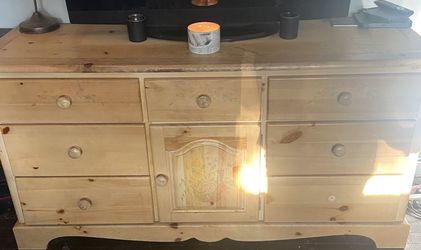 Dresser Set Heavy Wood Great Condition